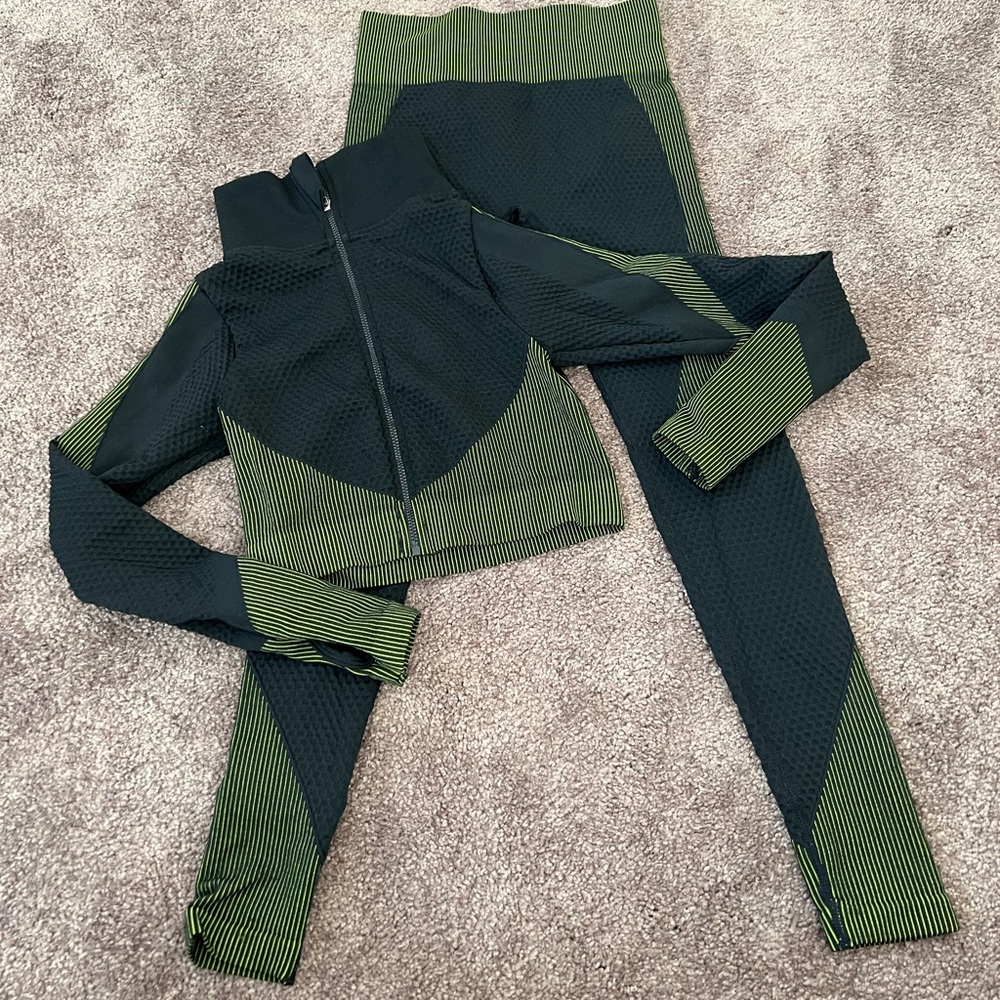 Green & black active set